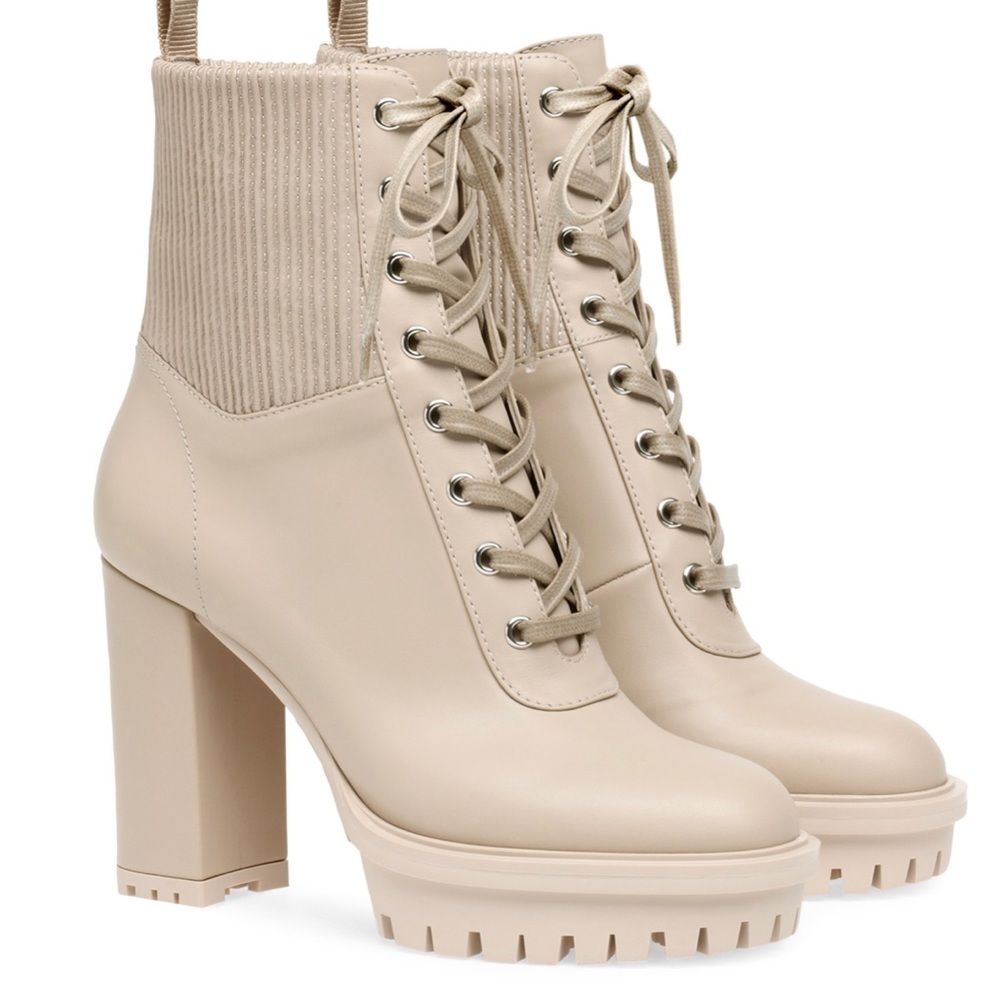 NIB Gianvito Rossi
Leather Stretch Platform Hiker Booties Size 40/ U.S. size 9